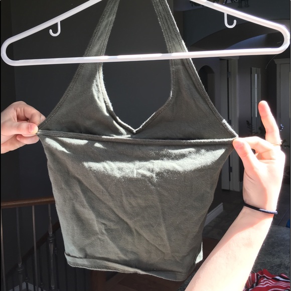 cropped halter top - Picture 4 of 4